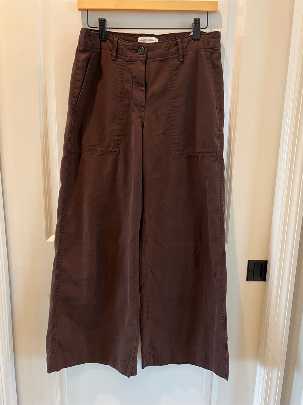 Banana Republic Women’s Wide-Leg Pants in Dark Brown